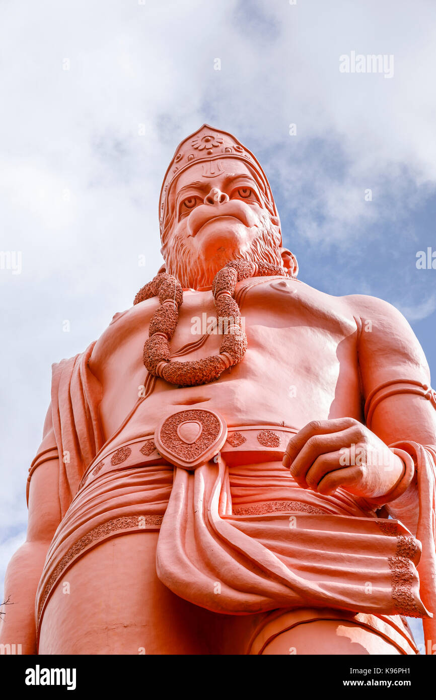 Gartenflagge Affengott Statue Batu Caves – 30,5 X 45,7 Cm, Polyester, Einseitig Bedruckt