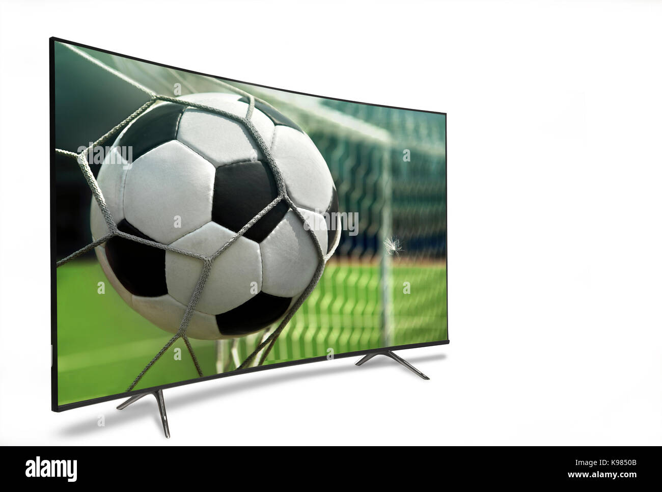 Liquid Crystal Monitor auf dem Hintergrund des Stadions sendet das Match am Abend Zeit der Weltmeisterschaft 2018 Stockfoto