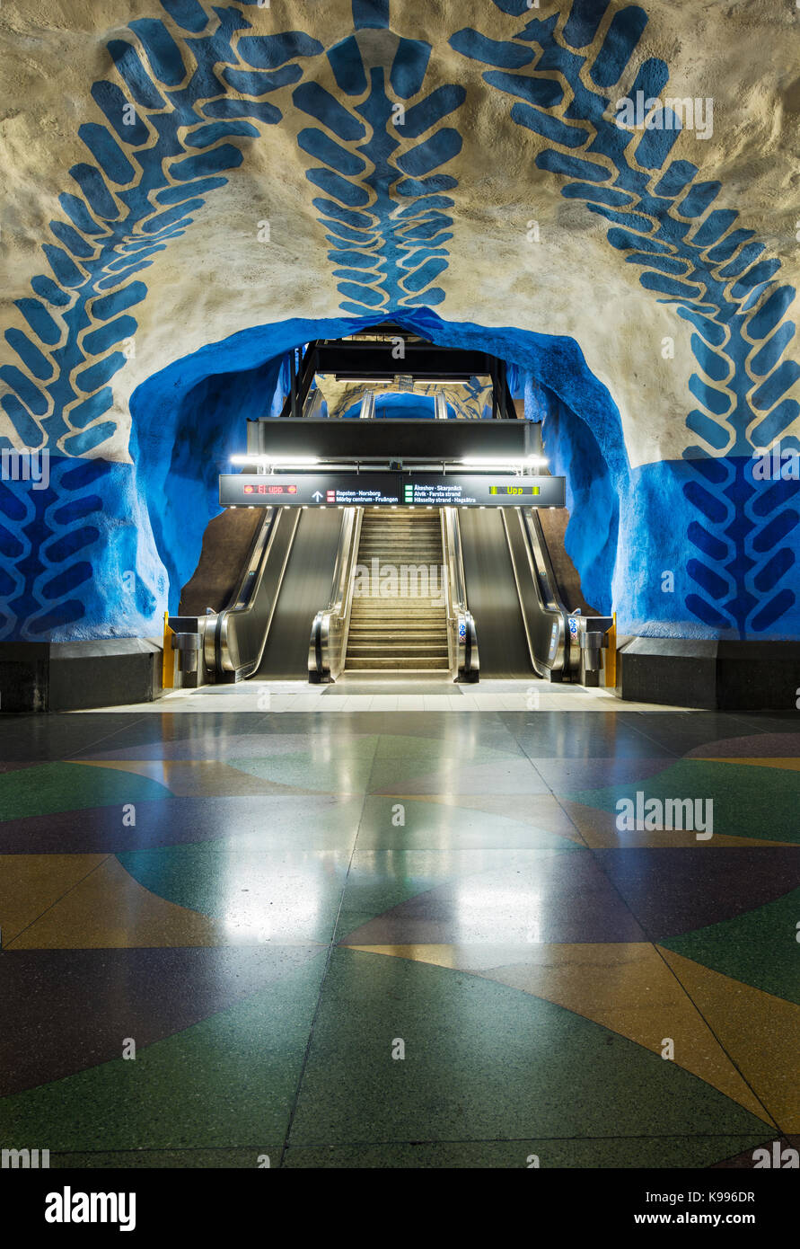 T-Centralen Station auf der Stockholmer U-Bahn, oder T-Bana, in Schweden. Der Stockholmer U-Bahn ist als die längste Art Museum in der Welt zu sein. Stockfoto