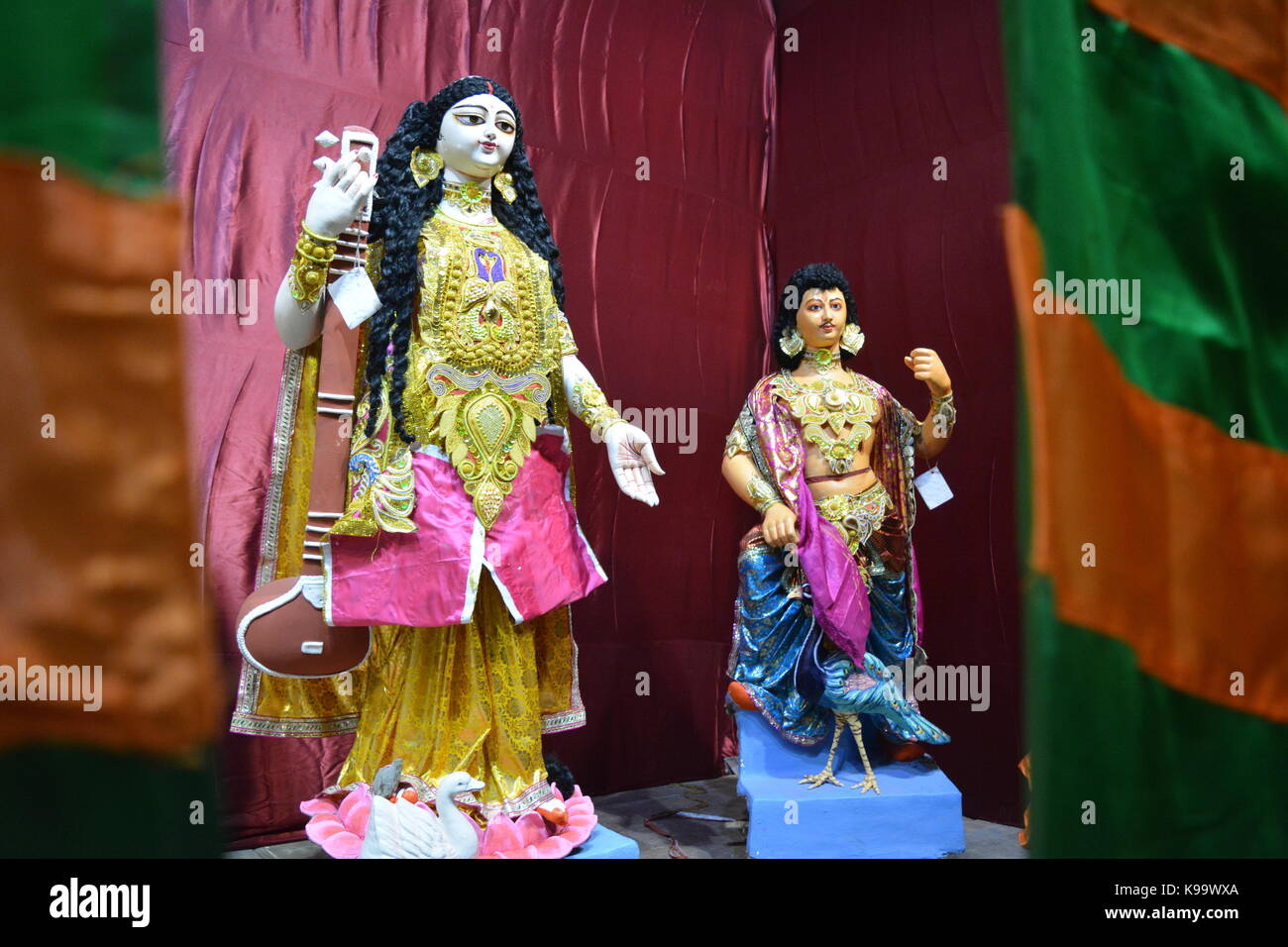 Kalkutta, Indien. 22. September 2017. Incredible India. Eine Puja pandal, geschmückt mit Göttinnen Durga Idol vor dem Hindu festival Durgapuja. durgapuja Eine internationale Karneval und feiern am 26. September 2017 beginnen wird. Credit: rupa Ghosh/alamy Leben Nachrichten. Stockfoto