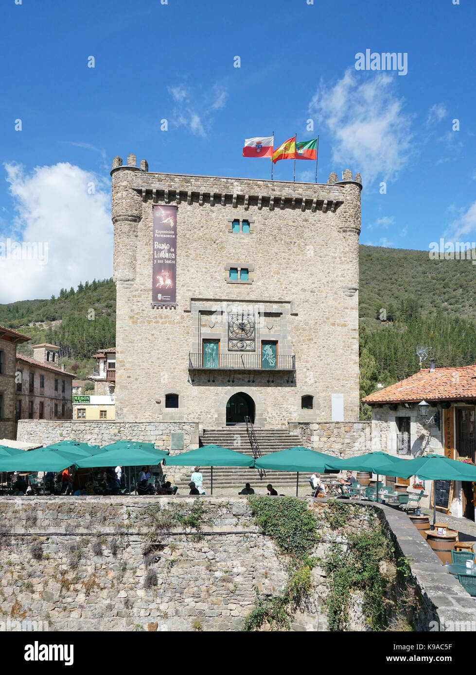 Potes. eine Gemeinde in der autonomen Gemeinschaft Kantabrien in Spanien Stockfoto