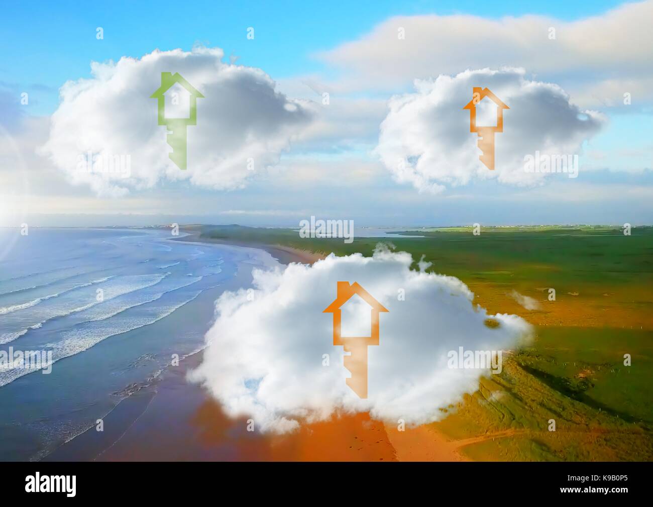 Digital composite von Key Wolken schweben über Meer Küste Landschaft Stockfoto