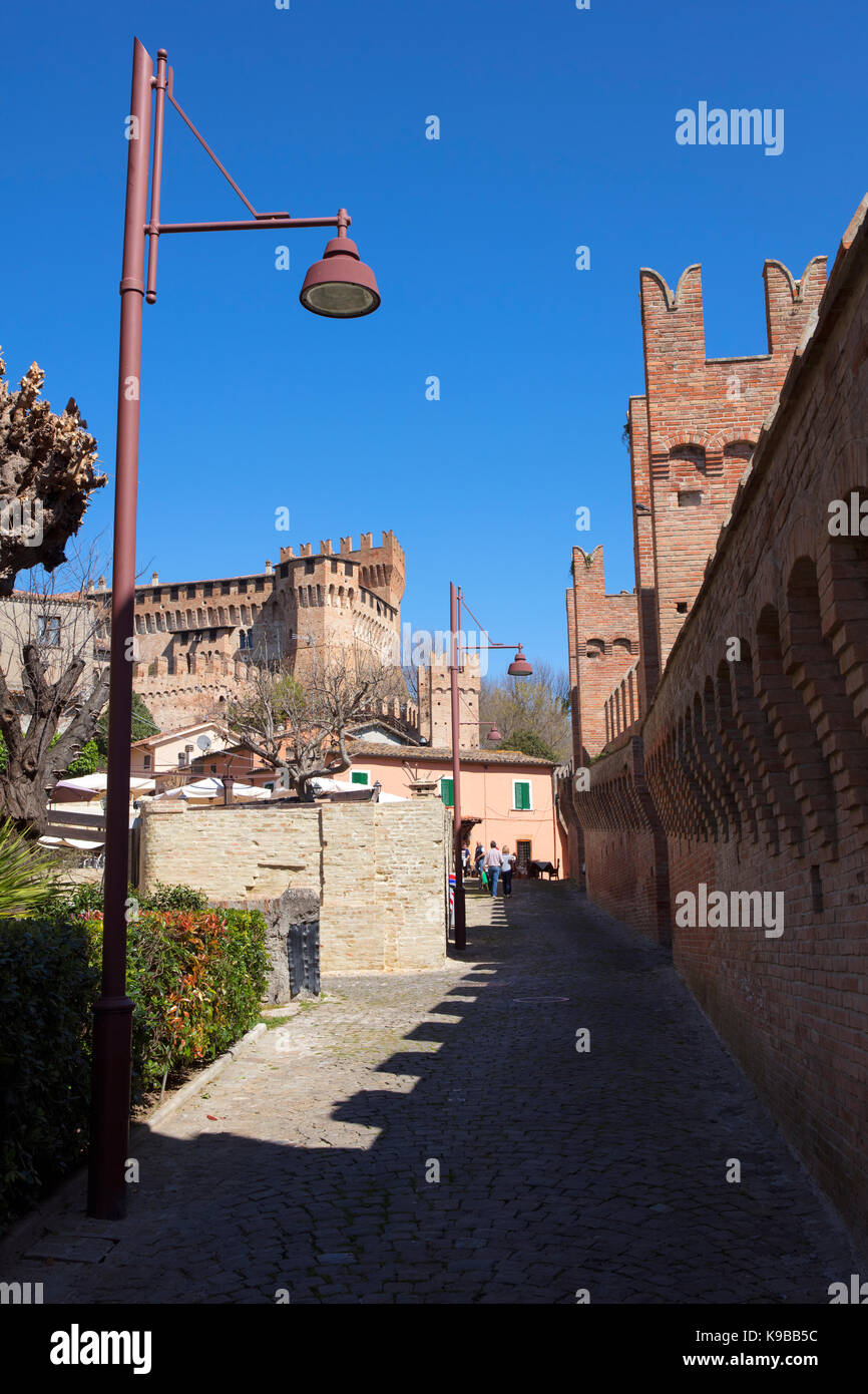 Blick in das Innere der Festung die Burg von Gradara. Gradara, Marken, Italien. Stockfoto