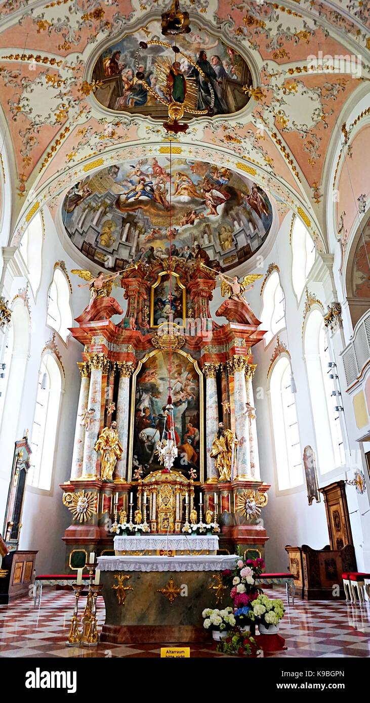 Innenraum der Pfarrkirche St. Martin oder Martinskirche in Garmisch-Partenkirchen, Deutschland Stockfoto