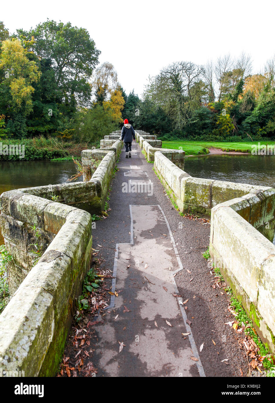 Essex Bridge ist ein Grad I packesel Brücke über den Fluss Trent in der Nähe von Great Haywood, Staffordshire, England aufgeführt Stockfoto