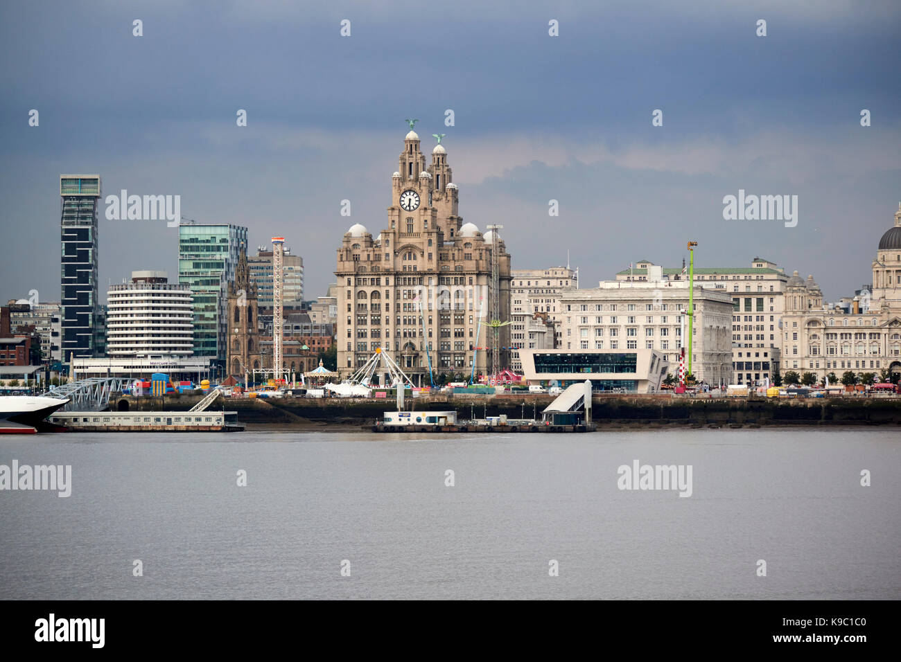 Fluss Mersey und Liverpool Pier Head skyline Stockfoto