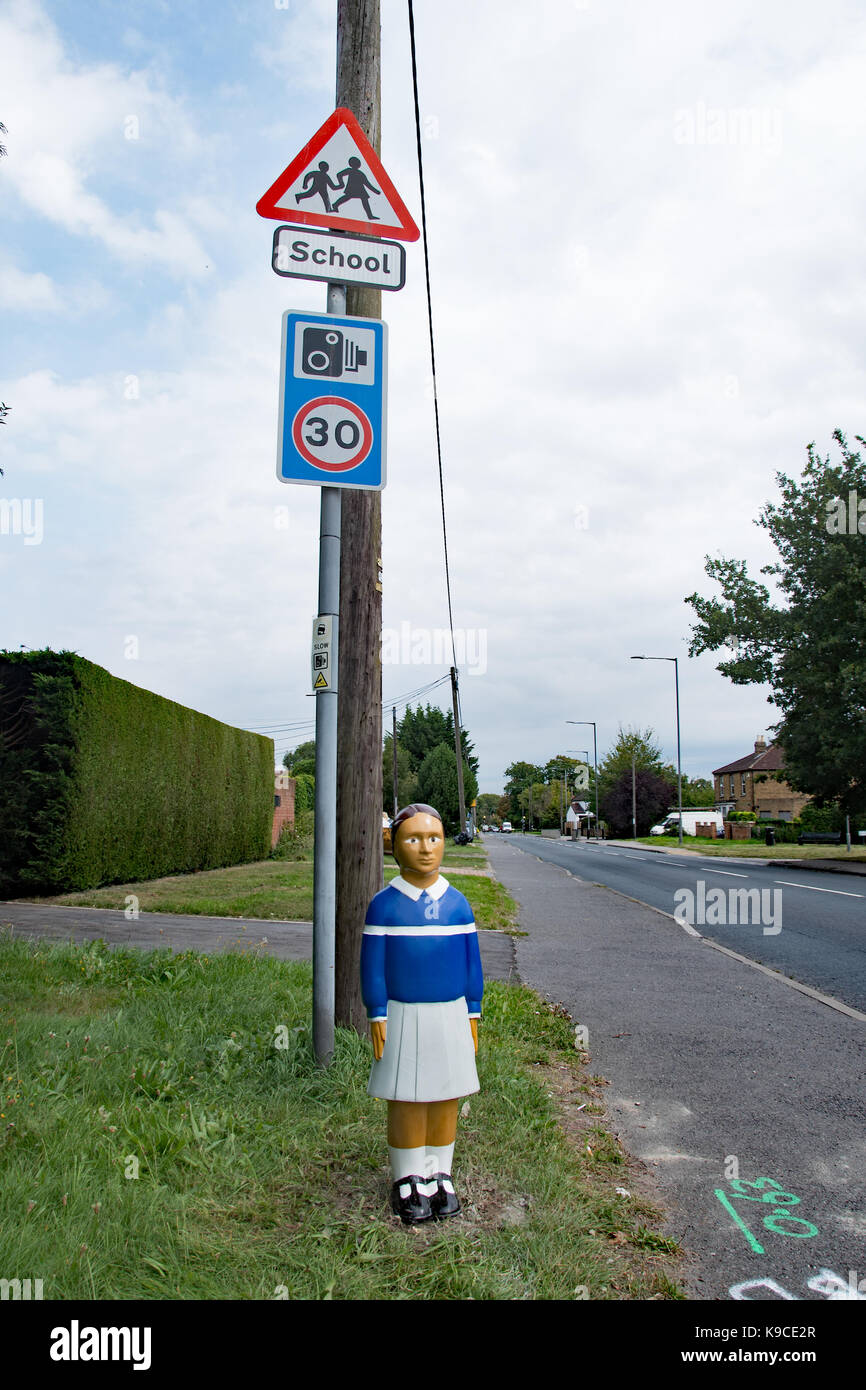 Verkehrssicherheit Poller in der Nähe von Iver Heath Kinder Schule, Buckinghamshire. Stockfoto