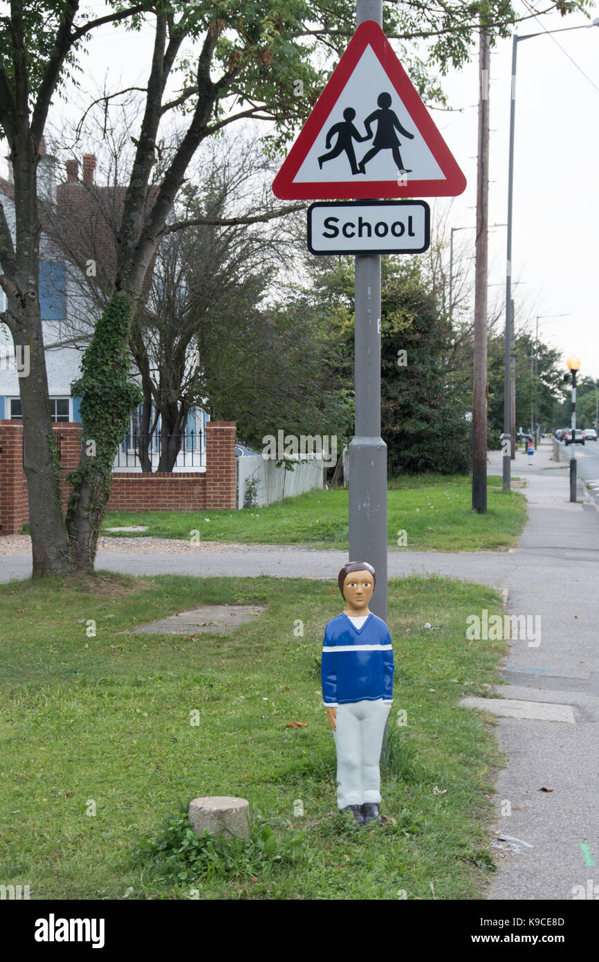 Verkehrssicherheit Poller in der Nähe von Iver Heath Kinder Schule, Buckinghamshire. Stockfoto