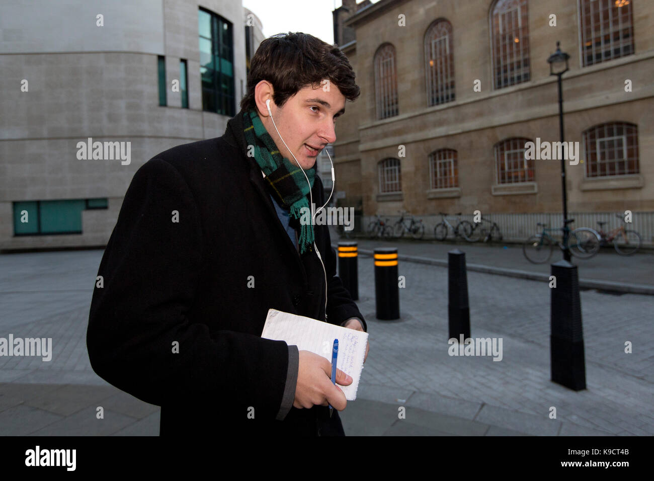 Tom Schirmer, Leiter der Sendung Downing Street 10 außerhalb der BBC arbeiten für LBC. 11.11.2012. Stockfoto