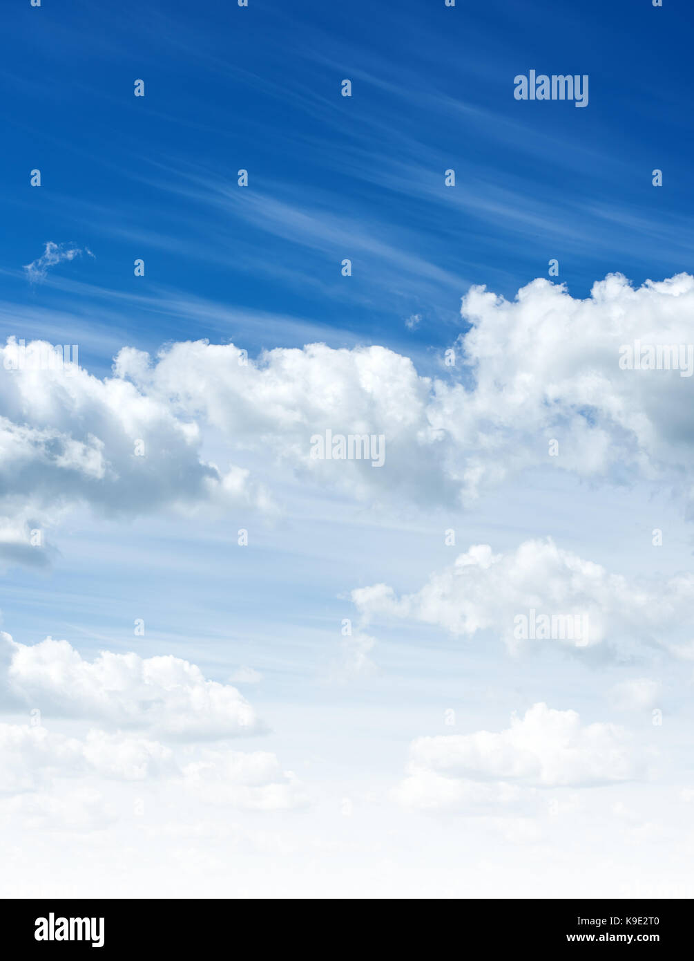 Himmel und Wolken vertikale Foto Stockfoto