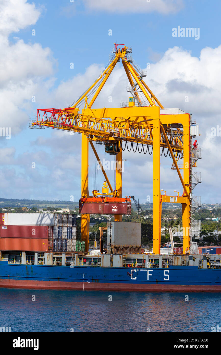 Bridgetown, Barbados. Das die Container von Containerschiffen. Stockfoto