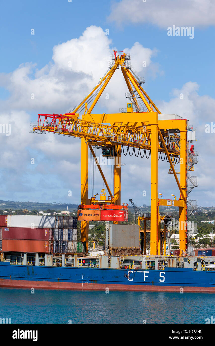 Bridgetown, Barbados. Das die Container von Containerschiffen. Stockfoto