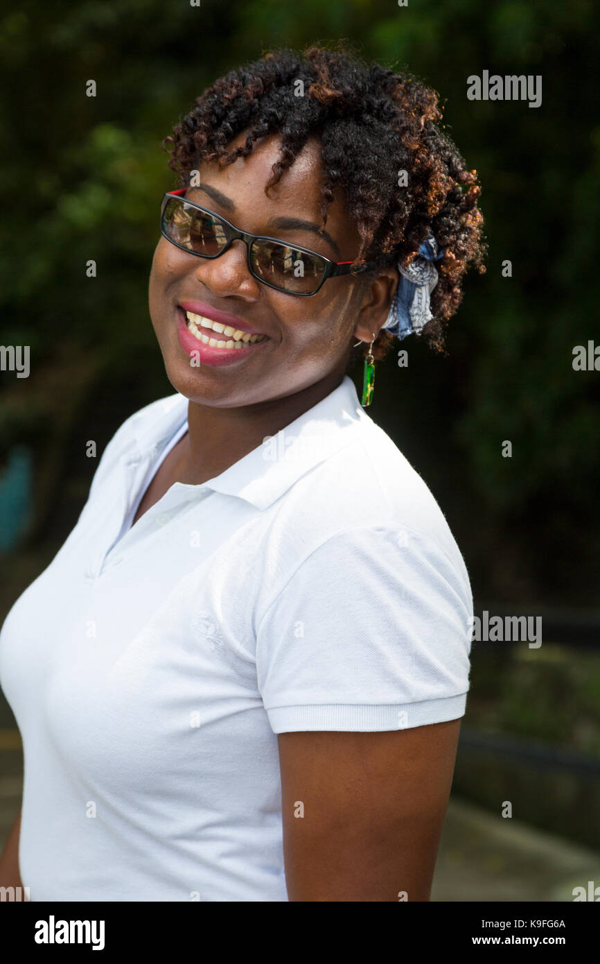 St. Lucia. Lokalen Guide in Soufriere vulkanischen Zentrum. Stockfoto