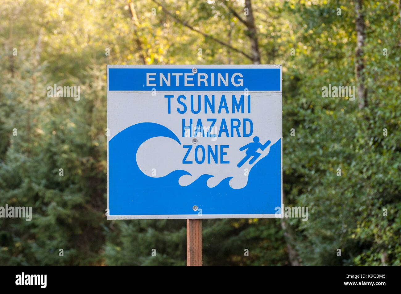 Cannon Beach, Oregon. Tsunami Gefahrenstelle Warnzeichen. Stockfoto