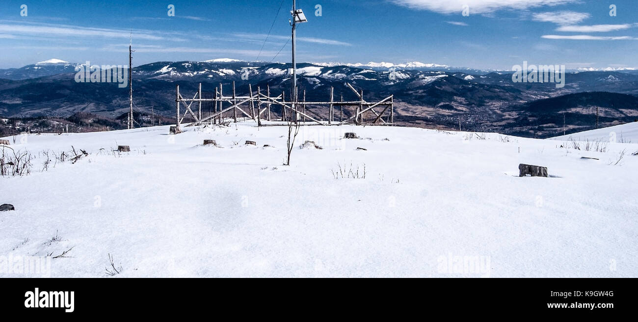 Babia Gora, Pilsko, Tatra, Mala Fatra Gebirge von barania gora Hügel im Schlesischen Beskiden in Polen während des schönen Winter Stockfoto