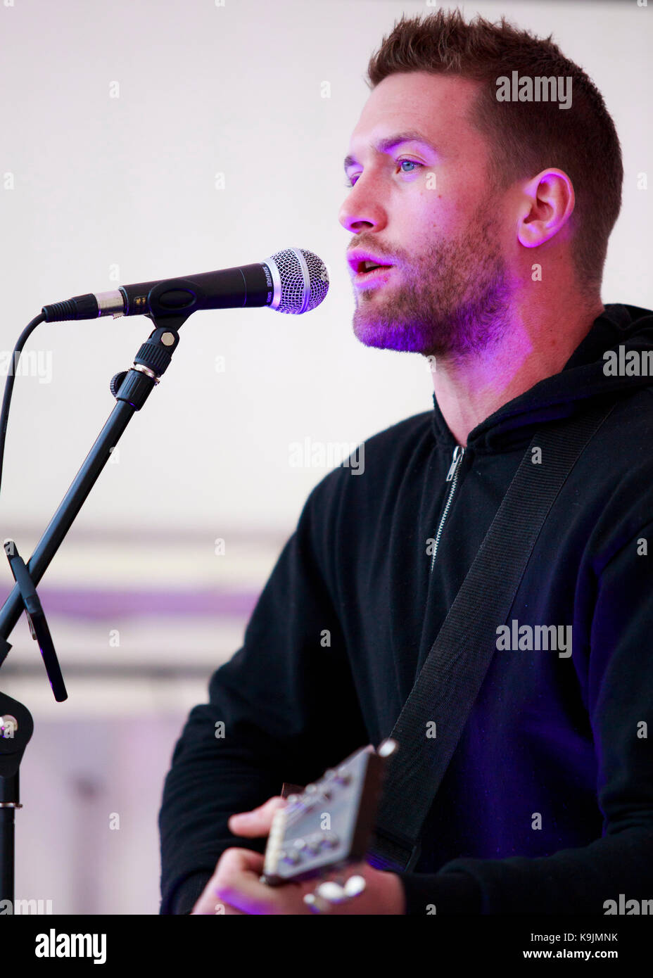 Matt Linnen der X-Faktor, Singer Songwriter, Live © clarissa Debenham/Alamy Stockfoto