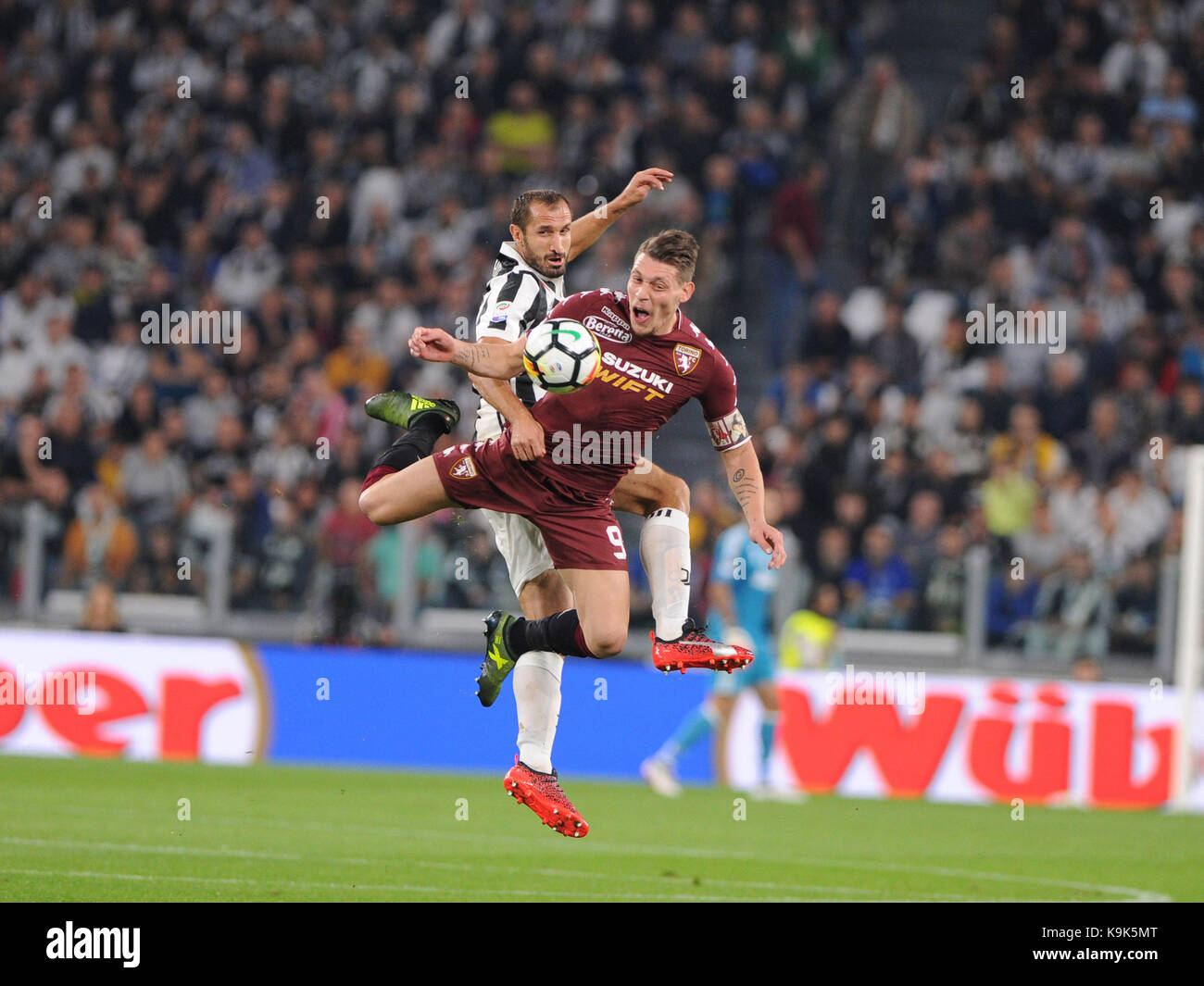 September 23, 2017 in Turin - Allianz Stadion Fußball Match vs Juventus F.C. F.C. TORINO im Bild: Giorgio Chiellini vs Andrea Belotti Foto: Cronos/Claudio Benedetto Stockfoto