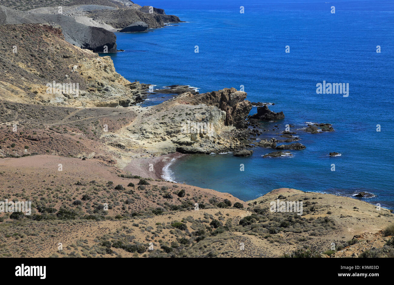 Küstenlandschaft Naturpark Cabo de Gata, Mónsul, in der Nähe von San José, Almeria, Spanien Stockfoto