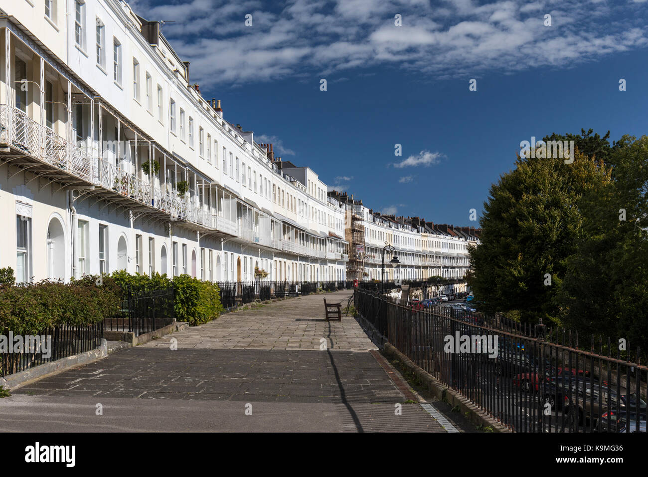 Terrassenhäuser aus der Zeit in Royal York Crescent, Clifton, City of Bristol, England, Großbritannien Stockfoto