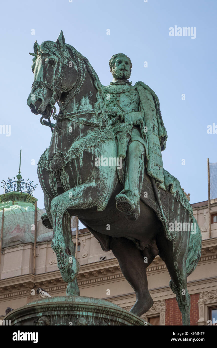 Serbien, Belgrad, Fürst Mihailo Obrenovic Statue in den Platz der Republik. Stockfoto