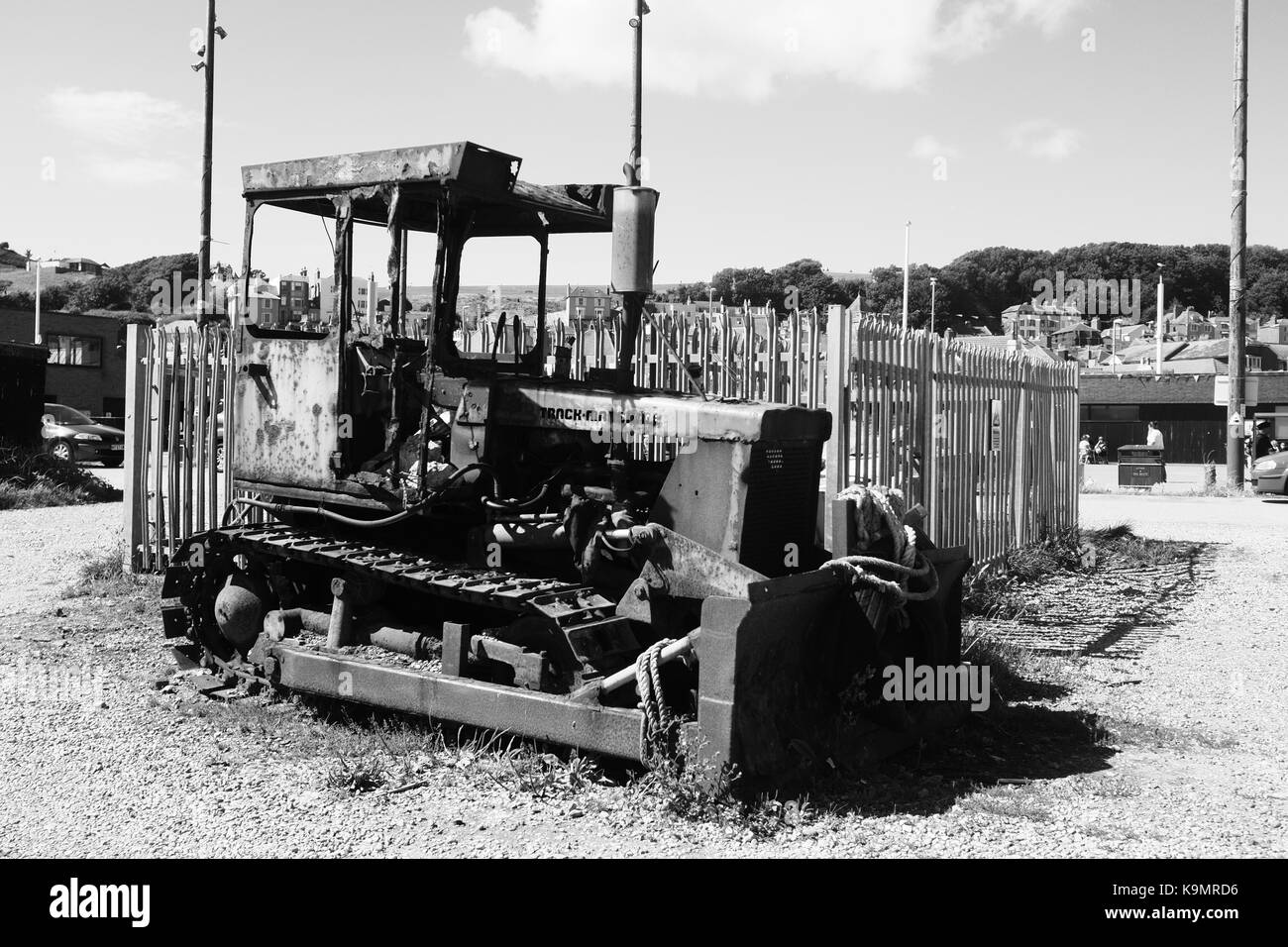 Alten Traktor auf Hastings Beach Stockfoto