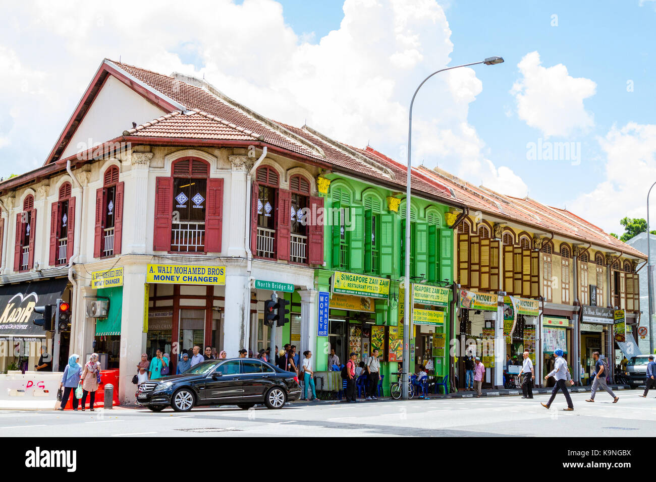 Singapur - September 7, 2017: restaurierte Geschäftshäusern auf der North Bridge Road in der Nähe der Arabischen Straße in der muslimischen Enklave von Kampong Glam ihre historische c aufbewahren Stockfoto