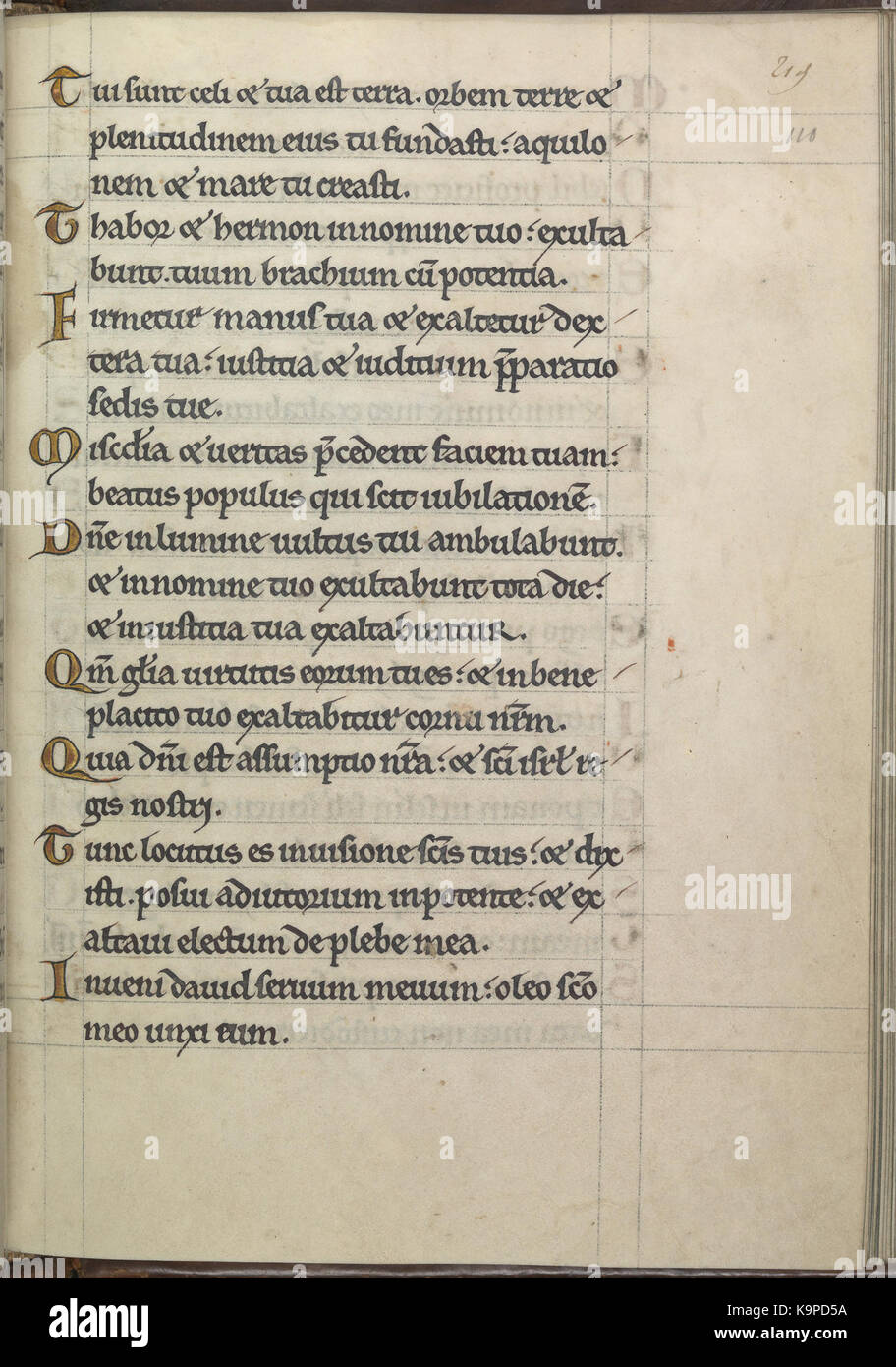 Der Psalter von Eleanor von Aquitanien, datiert um 1185, zeigt eine Seite mit religiösem Text und Beleuchtung, die mittelalterliche Handschriften zeigt. Stockfoto Der Psalter von Eleanor von Aquitanien, datiert um 1185, zeigt eine Seite mit religiösem Text und Beleuchtung, die mittelalterliche Handschriften zeigt. Stockfoto