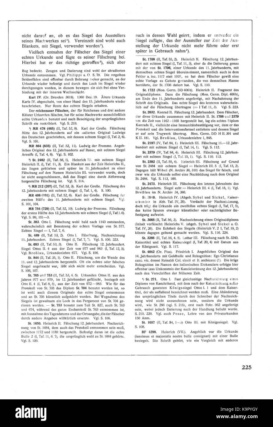 Dieses Bild zeigt einen Auftritt der Posse Band, wahrscheinlich während eines gesellschaftlichen oder musikalischen Ereignisses. Das Foto zeigt Musiker in Aktion und zeigt die Kultur der musikalischen Darbietung während der Veranstaltung. Stockfoto