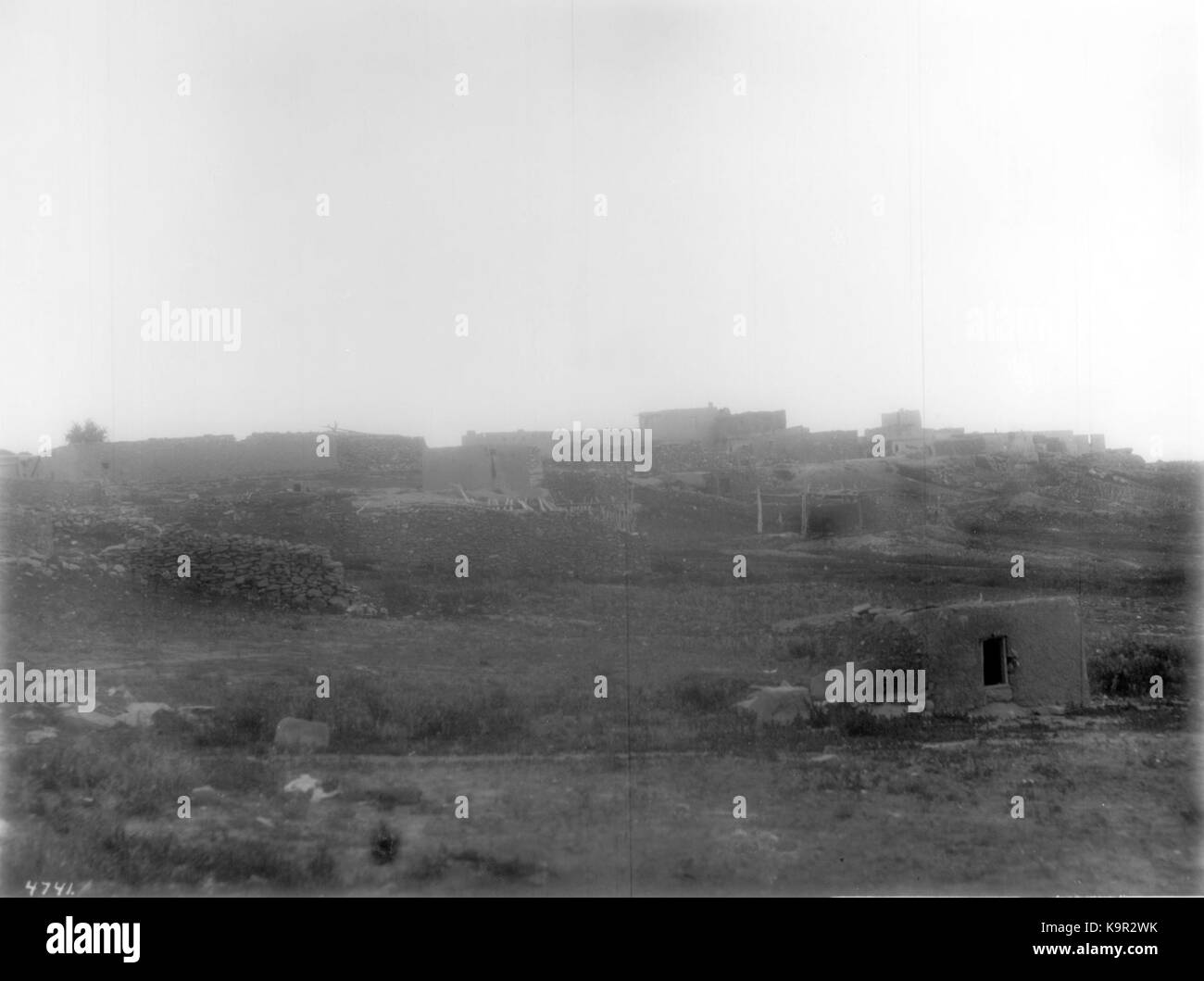 Pueblo von Paquate, Laguna, New Jersey gehörte, Ca. 1900 (CHS 4741) Stockfoto