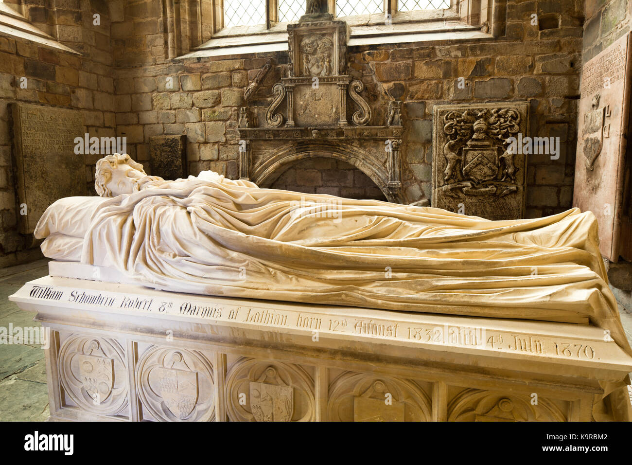 Grab von William schomberg Robert Kerr (1832-1870), 8 Marquis von lothian. 2010. Jedburgh Abbey Jedburgh. Scottish Borders. Schottland. Stockfoto