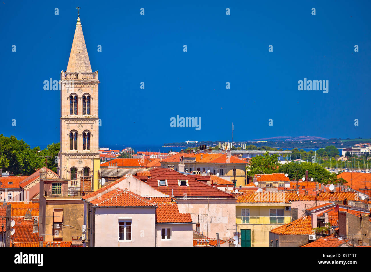 Historische Zadar Skyline und Dächer, Dalmatien Region von Kroatien Stockfoto