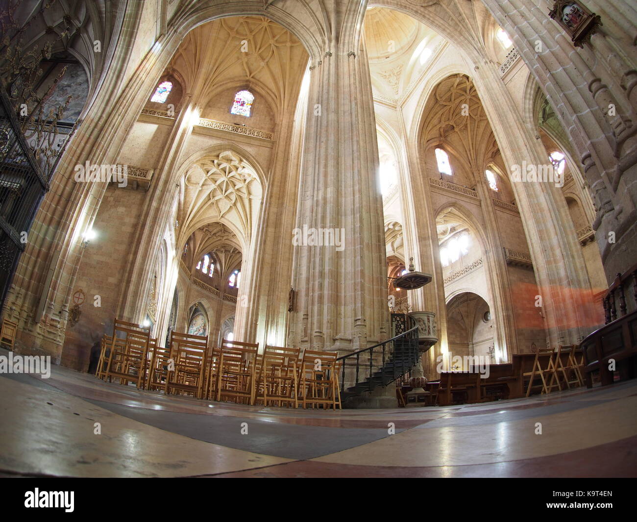 Die segovias Kathedrale Decke und Schmiedearbeiten Stockfoto