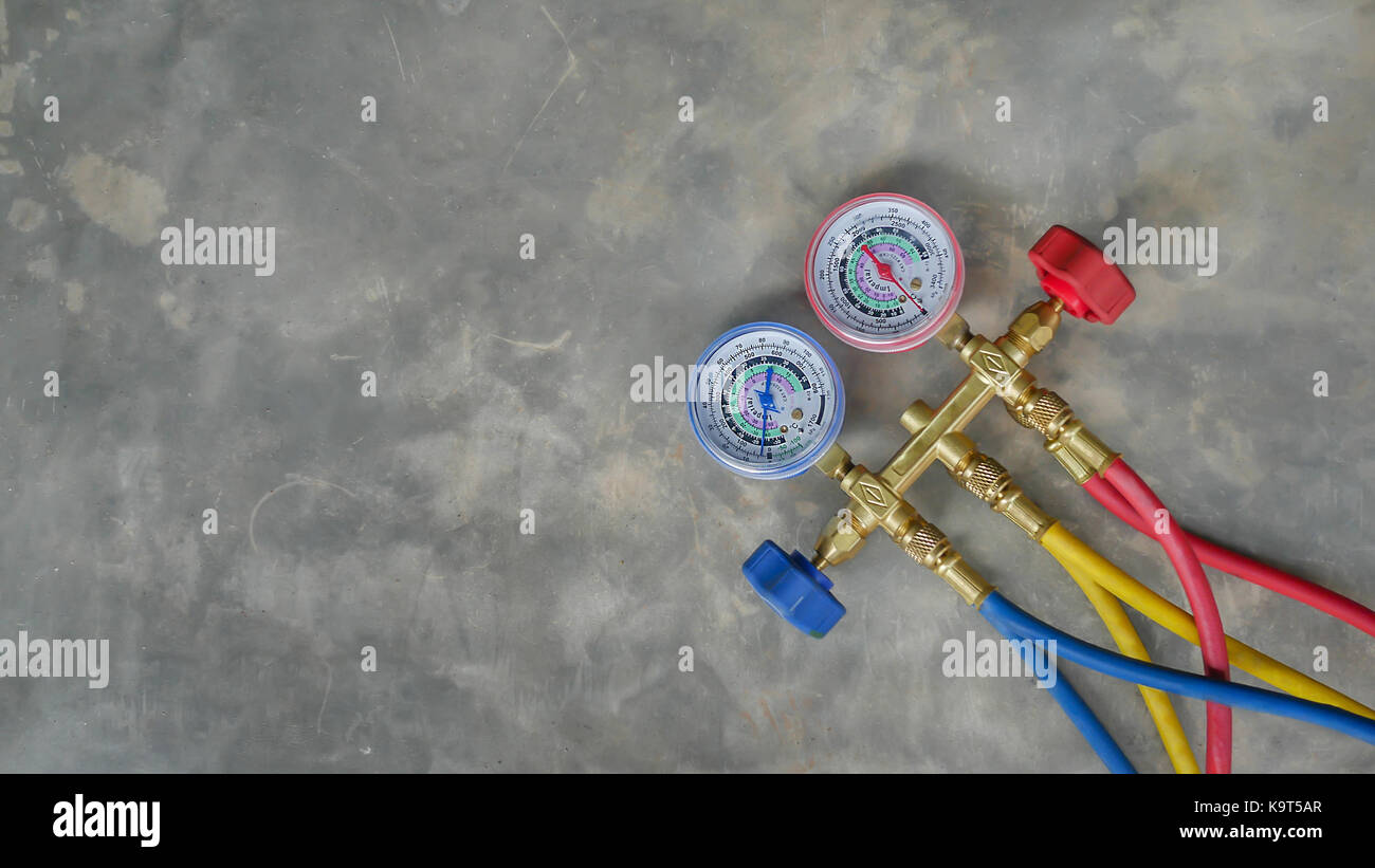 Die Geräte messen der Klimaanlage Stockfoto