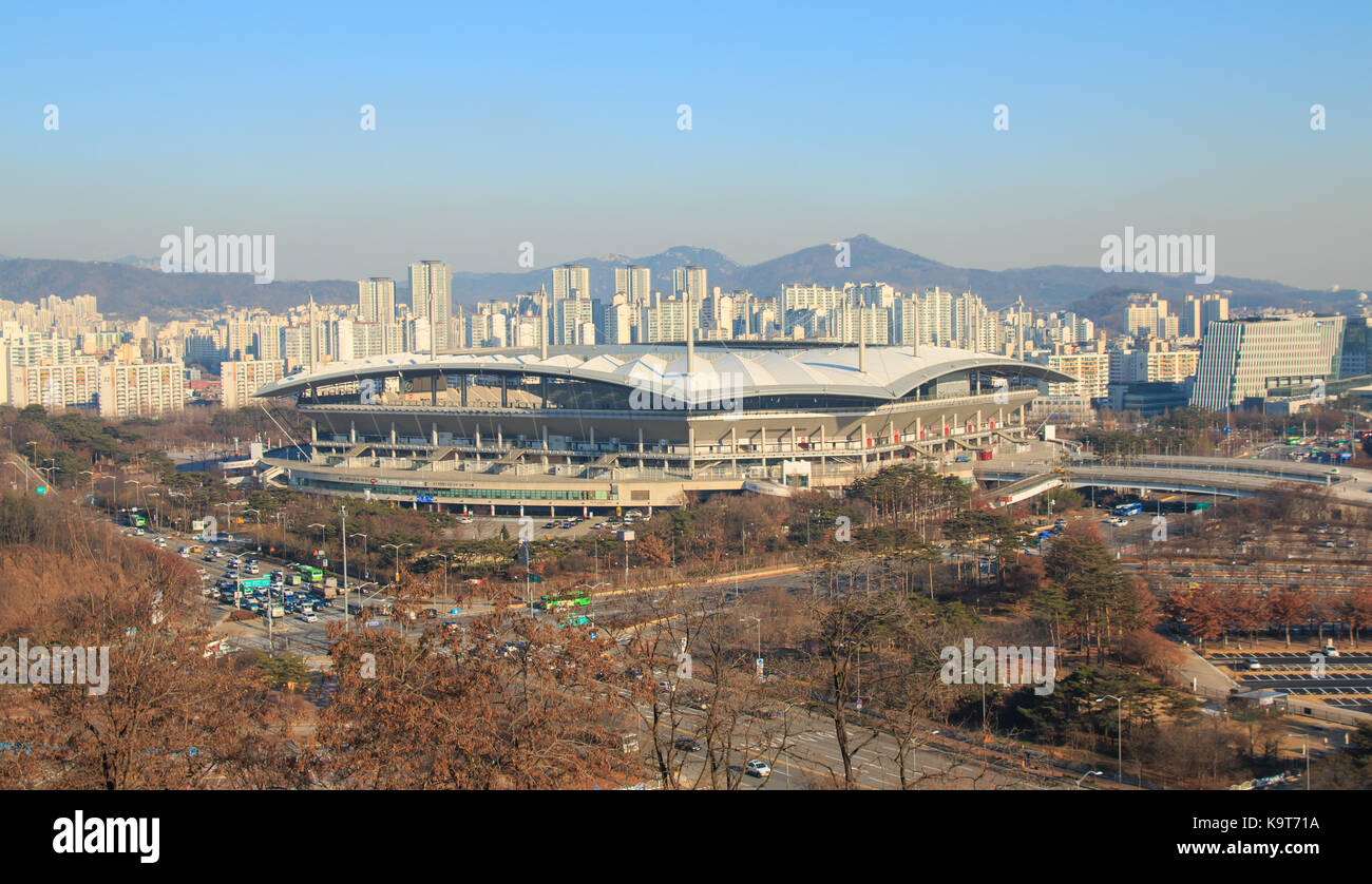 Seoul, Korea - Dec 29, 2016: Sangam Woldcup Stadion von Haneul Park in Seoul gesehen. Stockfoto