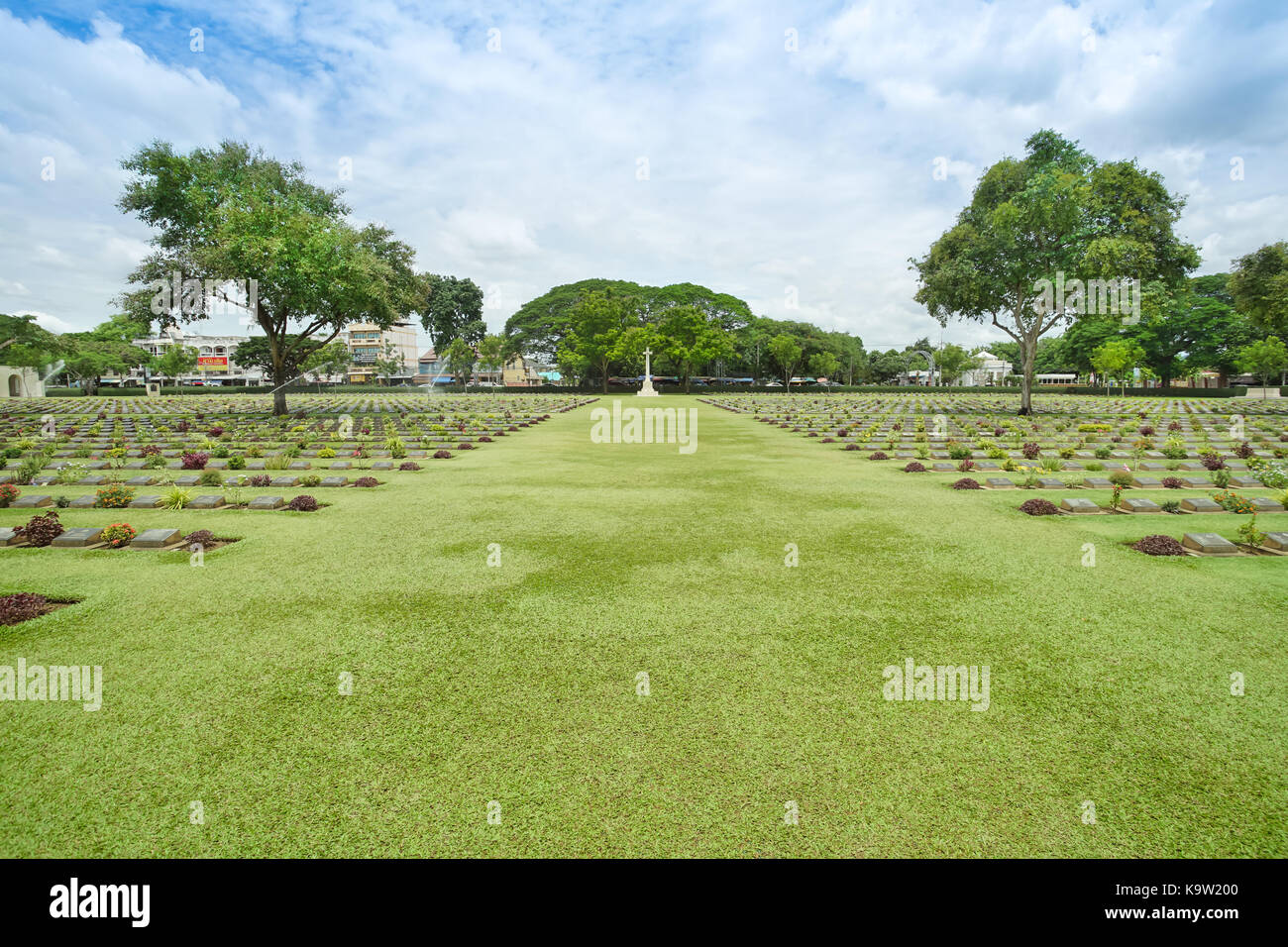 Kanchanaburi-Soldatenfriedhof in Kanchanaburi, Thailand Stockfoto
