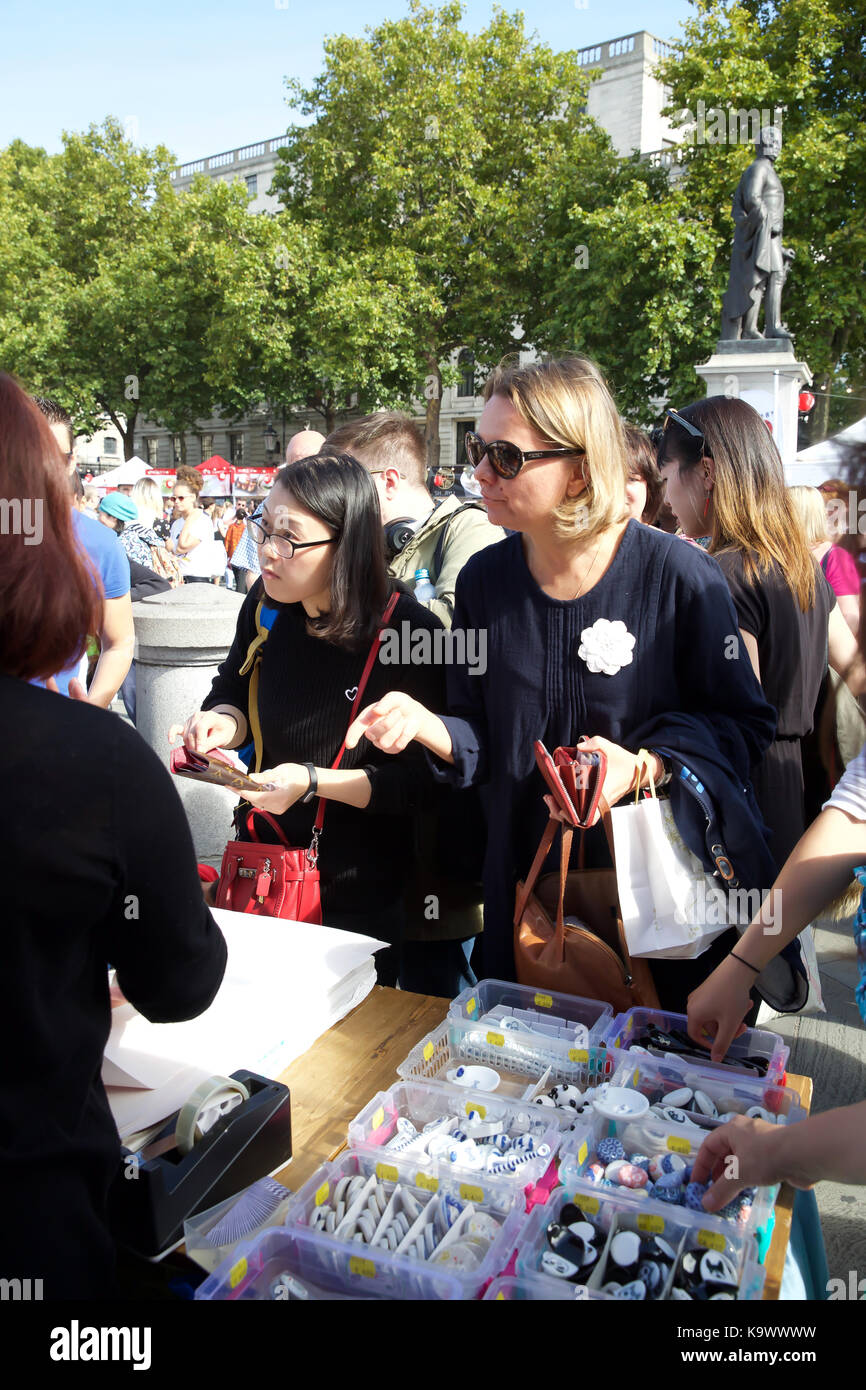 Trafalgar Square, UK. 24 Sep, 2017. Japan Matsuri 2017 fand in Trafalgar Square, London statt. Ein Festival der japanischen Kultur mit Essen, Musik, Tanz, Kampfkunst und vieles mehr. Das Festival ist jetzt in seiner 9. Jahr. Credit: Keith Larby/Alamy leben Nachrichten Stockfoto