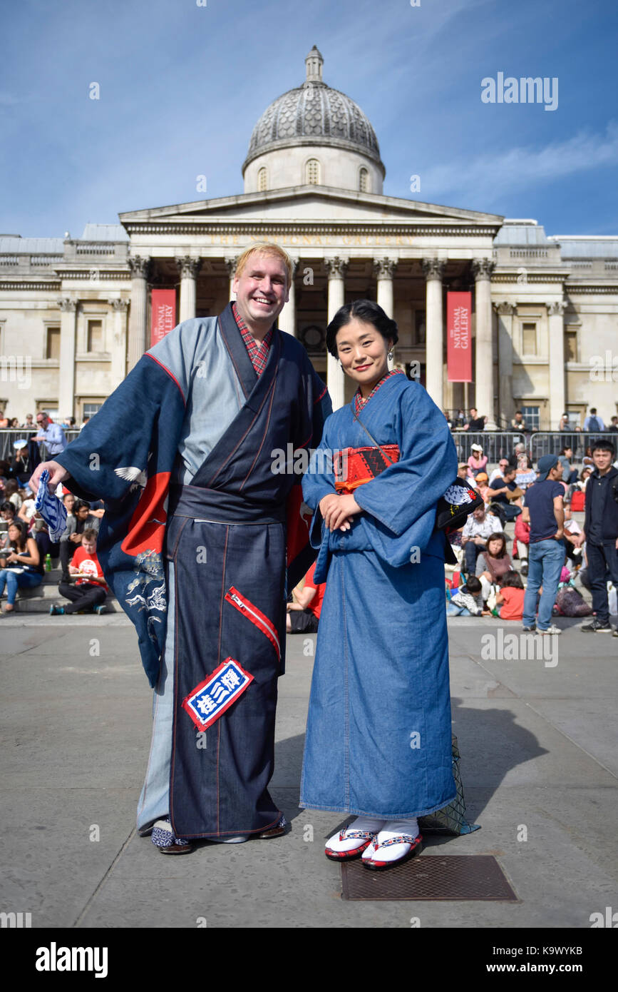 London, Großbritannien. 24. September 2017. Animateure in traditioneller Kleidung ist während der 9. jährlichen Japan Matsuri in Trafalgar Square gesehen, die einen Geschmack der japanischen Kultur in die Hauptstadt. Credit: Stephen Chung/Alamy leben Nachrichten Stockfoto