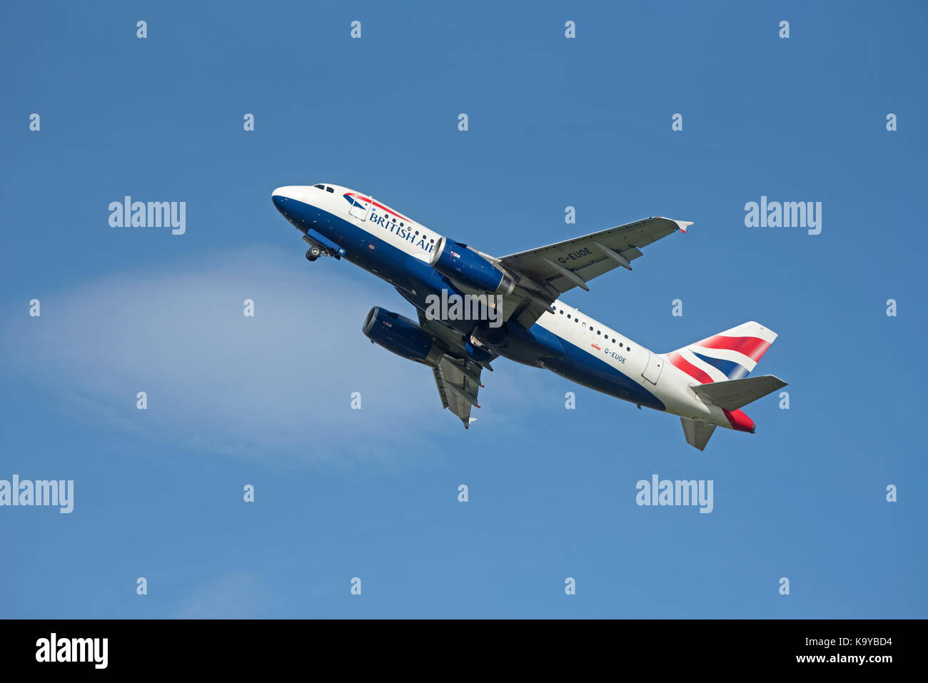 British Airways 319-131 Flug Inverness Abreise für London Heathrow auf seiner täglichen Flug Stockfoto