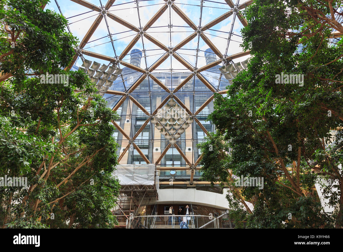Das Glasdach Struktur und Atrium Portcullis House, Westminster, London, England, Großbritannien Stockfoto