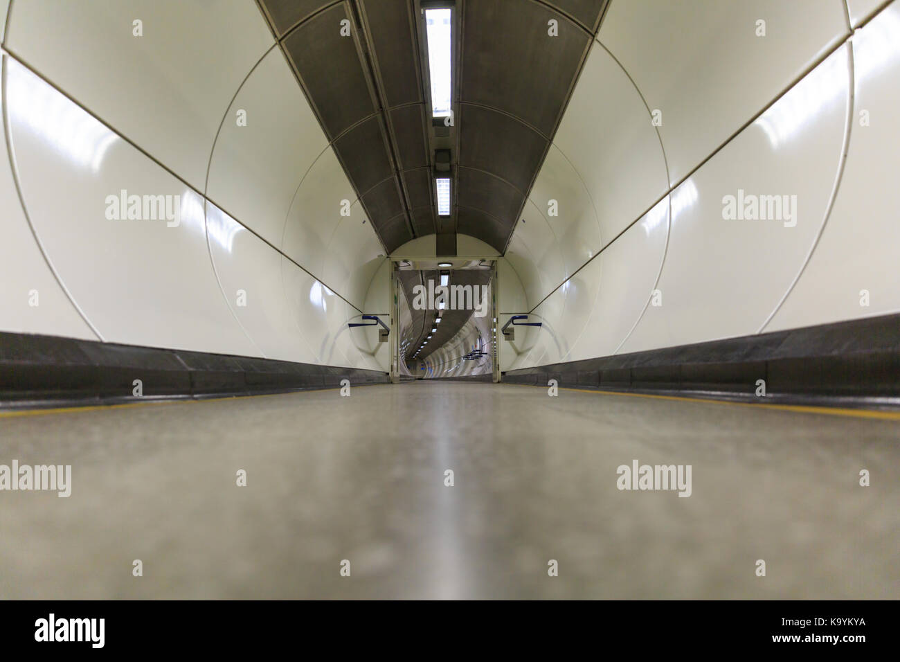 Tunnel Tunnel, leer, am U-Bahnhof London Bridge Stockfoto