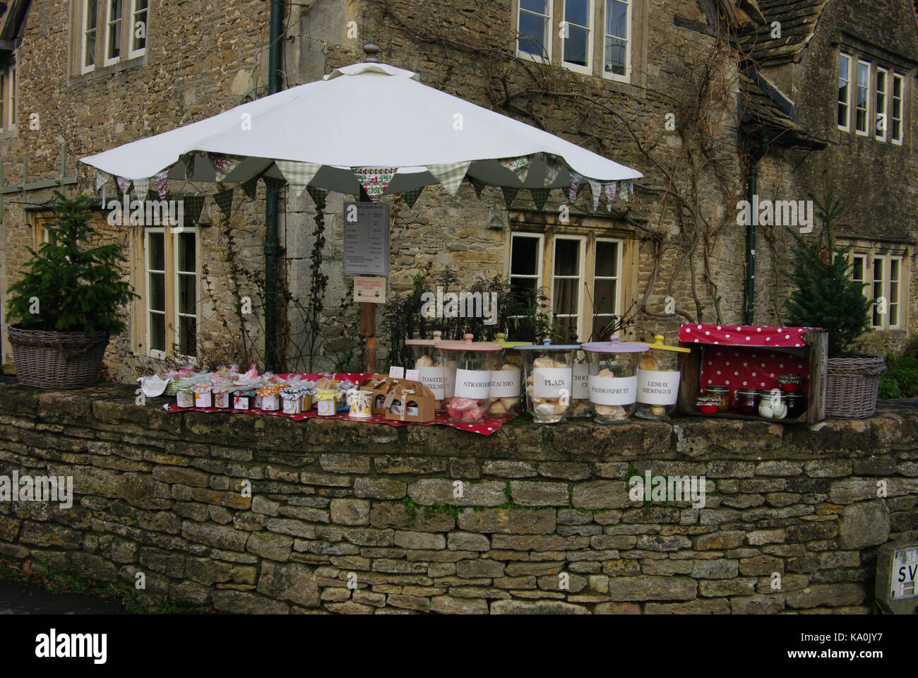 Den Abschaltdruck am Straßenrand, Wiltshire Stockfoto