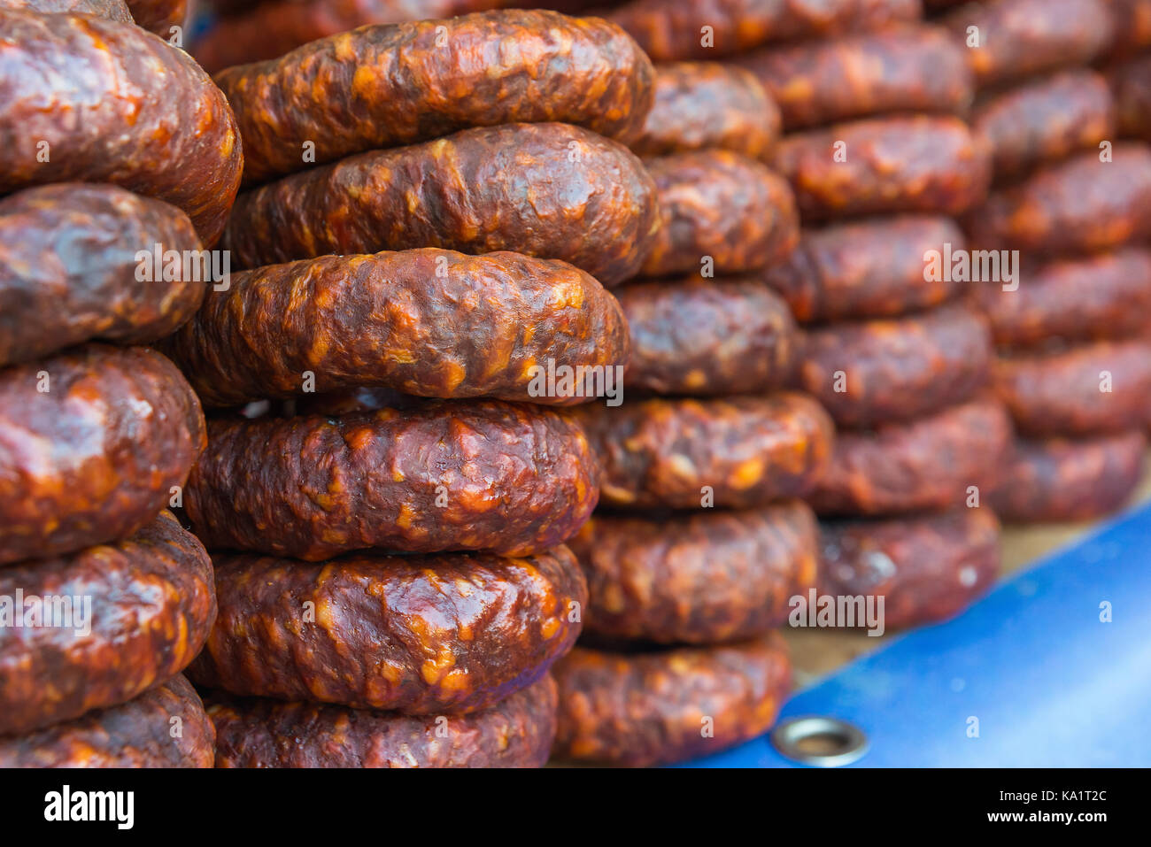 Traditionelle Speisen. Spanische chorizo Schinken Keller. Typische spanische Wurst Fleisch Stockfoto
