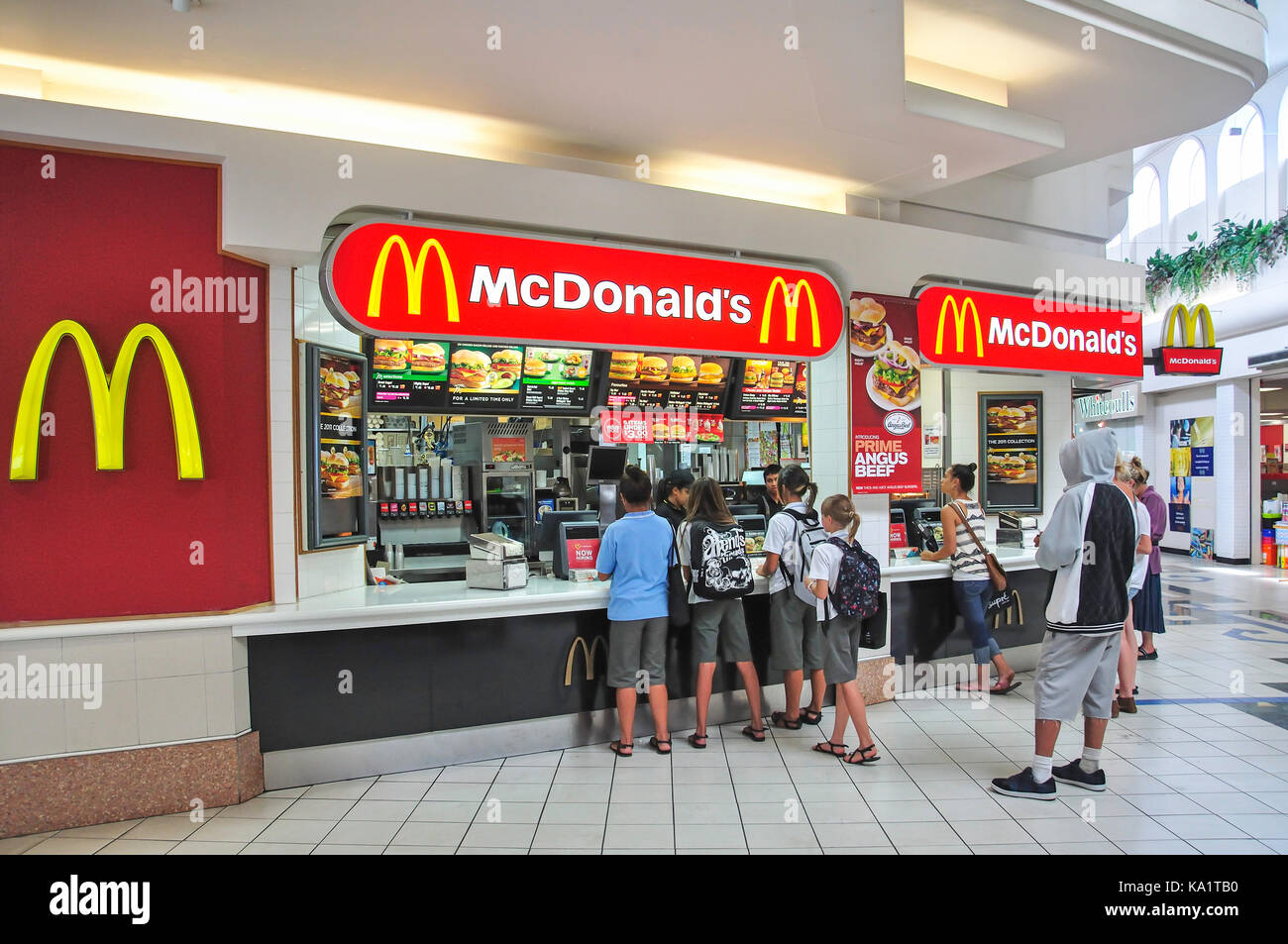 McDonald's Restaurant im Food Court, The Strand Einkaufszentrum, Whangarei, Northland Region, North Island, Neuseeland Stockfoto