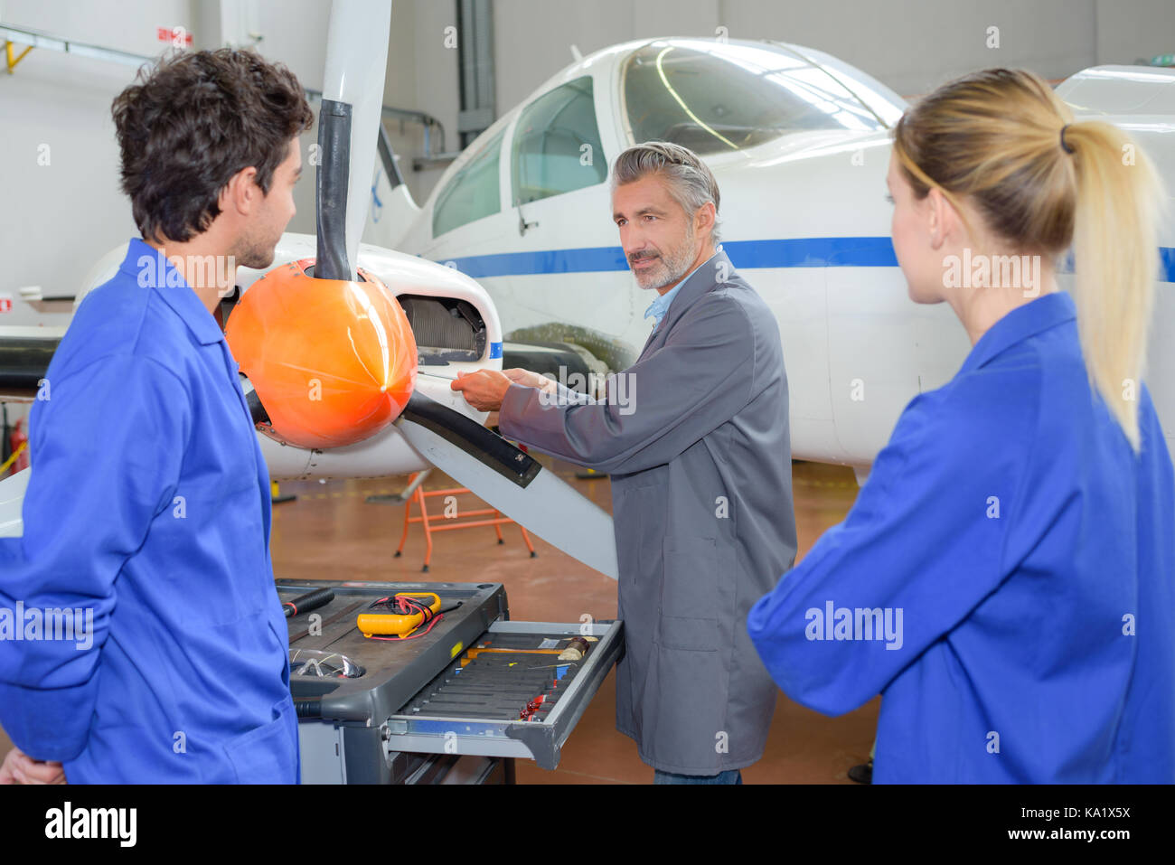 Demonstration auf dem Flügel reparieren Stockfoto