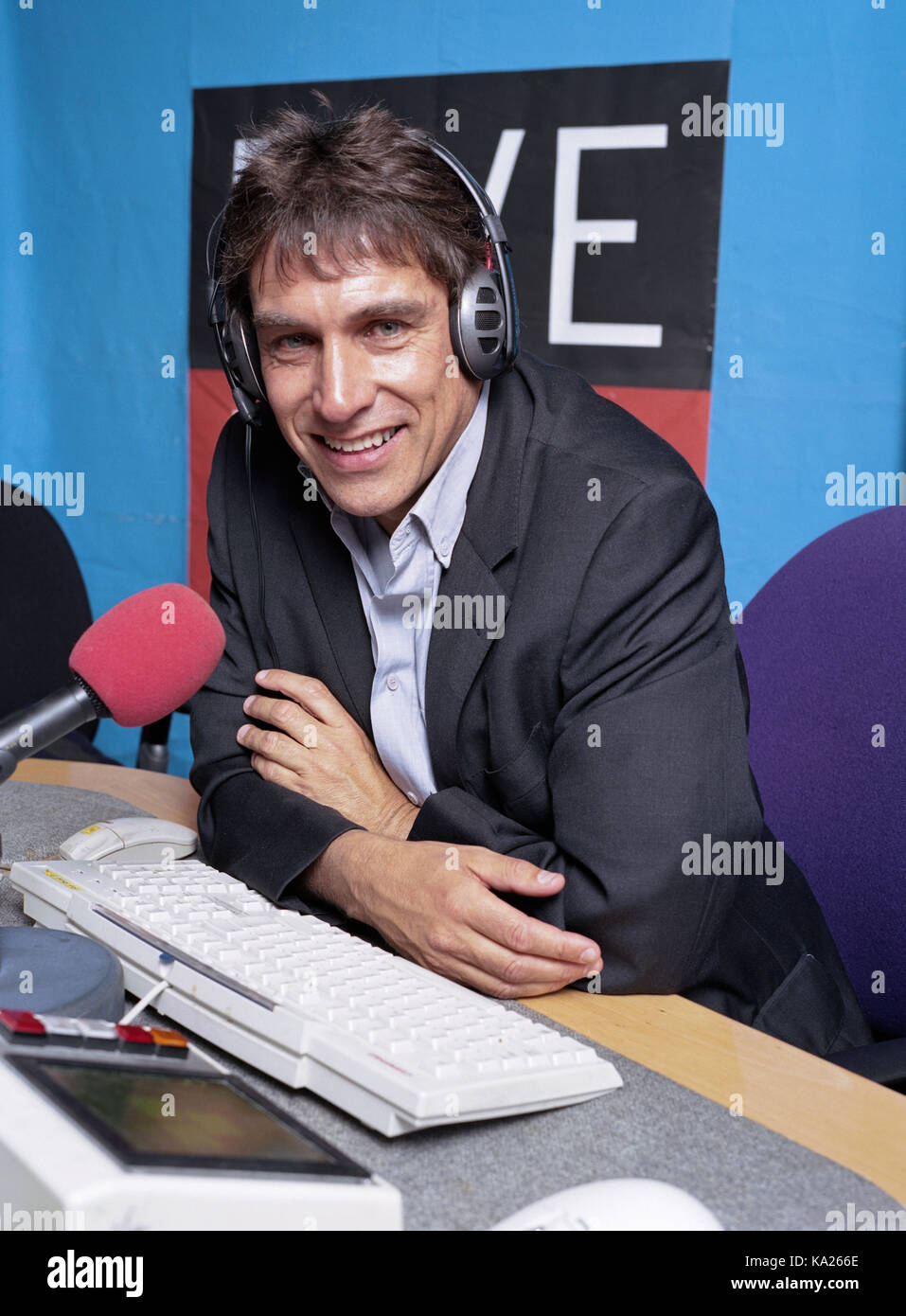 John Inverdale fotografiert bei der BBC Five Live Studio Stockfoto
