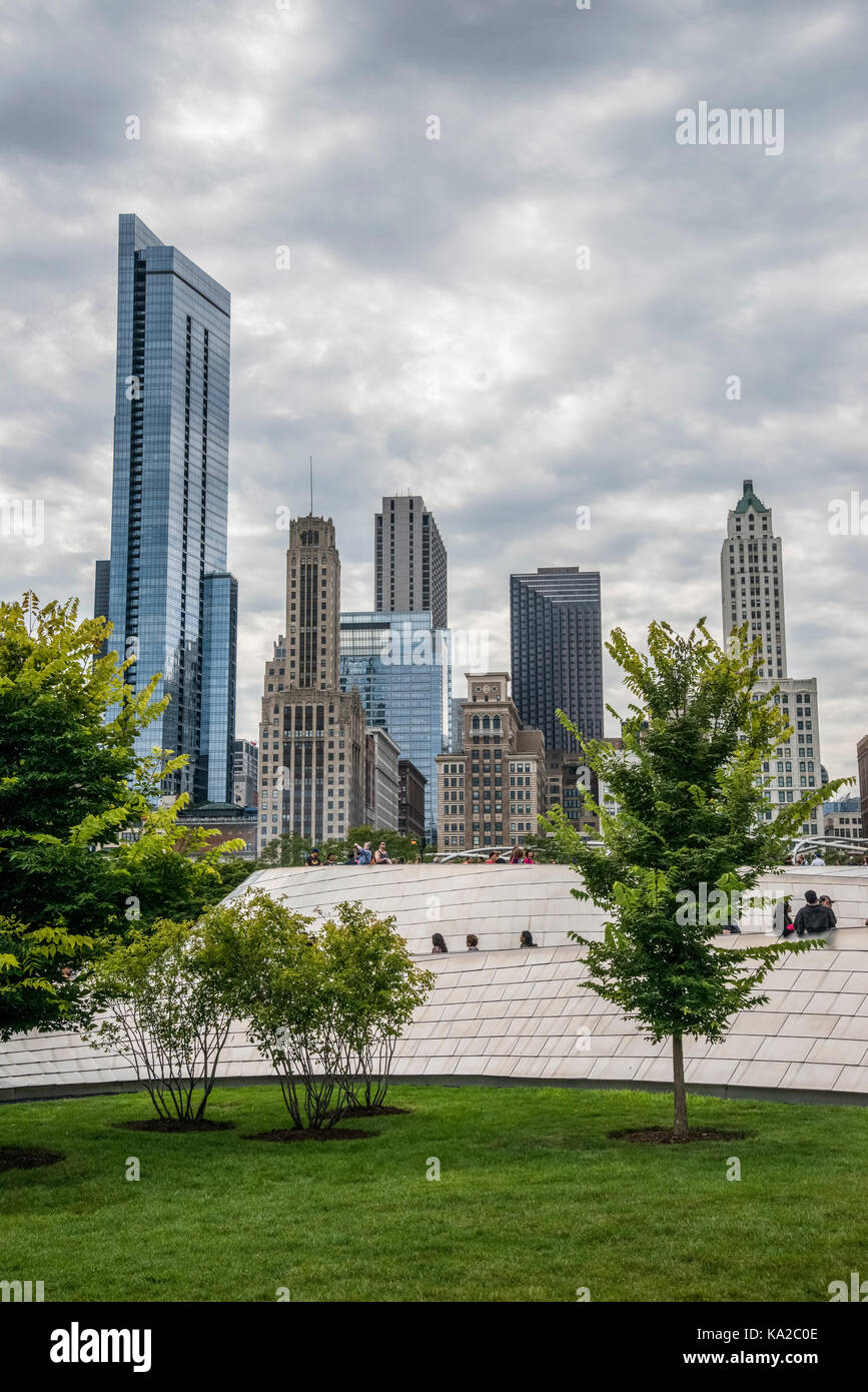 Chicago, Straßenszenen in Chicago's Millenium Park Stockfoto