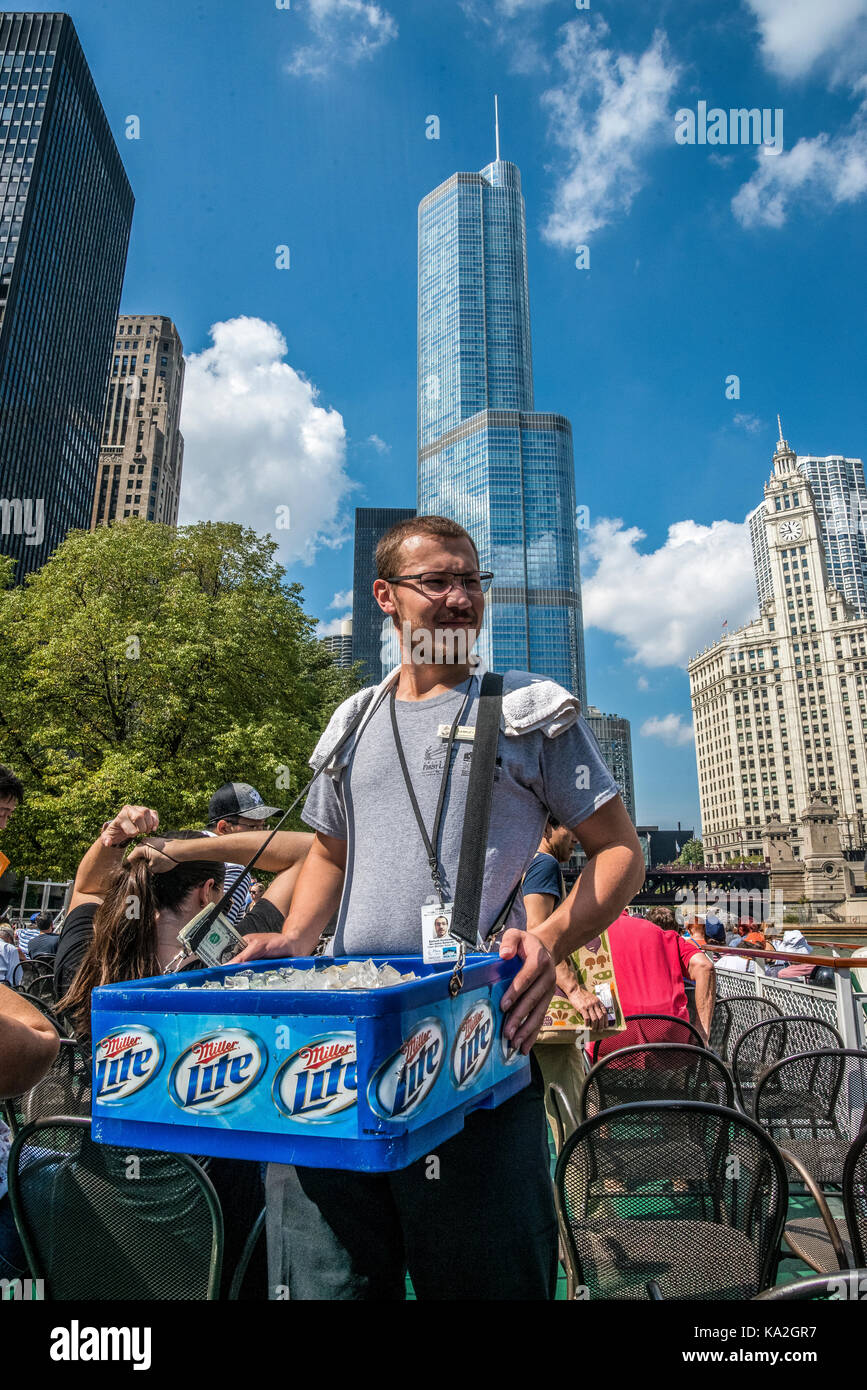 Chicago. Trump Tower mit Blick auf die Stadt und den Fluss Cichago Stockfoto