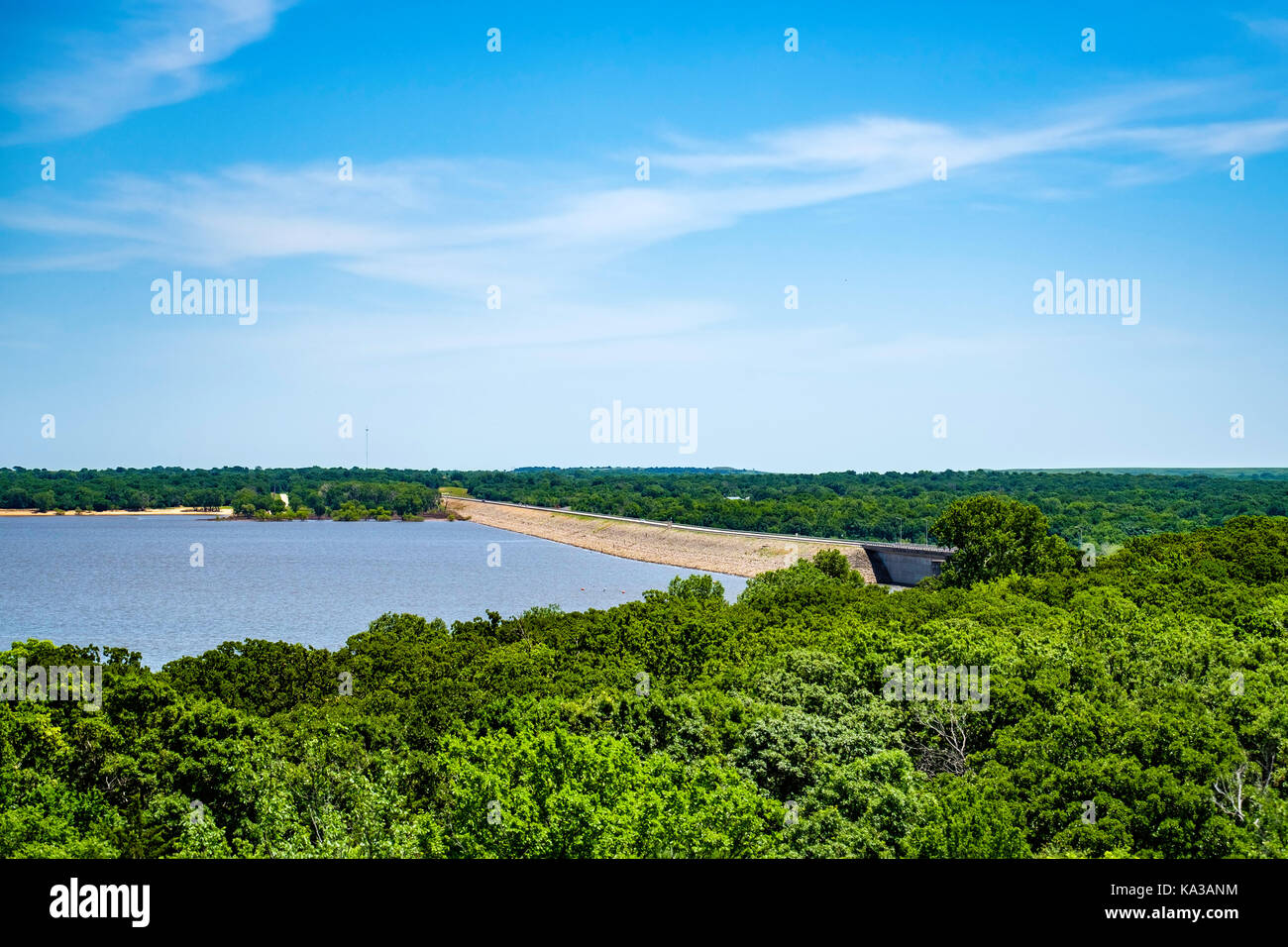 Kaw See und Damm, ein Wasserkraftwerk, in Osage County, North Central Oklahoma in der Nähe von Kaw City und Ponca City, Oklahoma, USA. Stockfoto