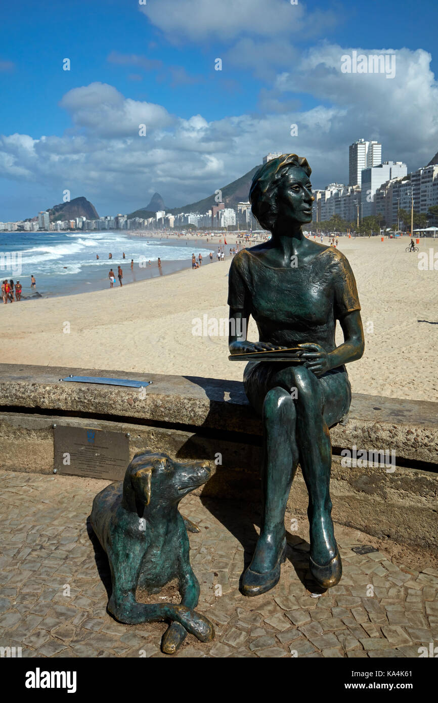 Statue des brasilianischen Schriftsteller Clarice Lispector, Leme Strand, Copacabana, Rio de Janeiro, Brasilien, Südamerika Stockfoto