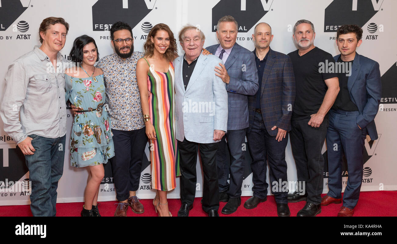 New York, Vereinigte Staaten. 24 Sep, 2017. Crew sorgt sich Rote Saison Eichen 3 Premiere während der tribeca TV Festival in Cinepolis Chelsea Credit: Lev Radin/Pacific Press/Alamy leben Nachrichten Stockfoto